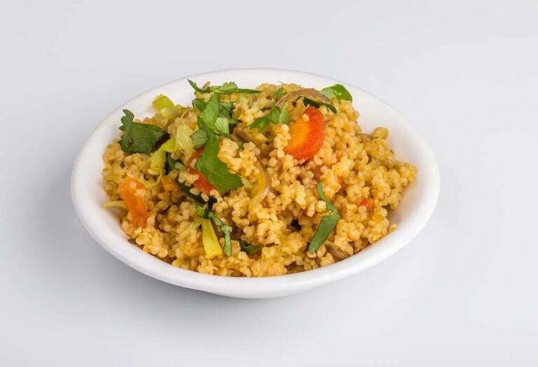 Follow these special tips to make 'Vegetable Daliya Recipe'